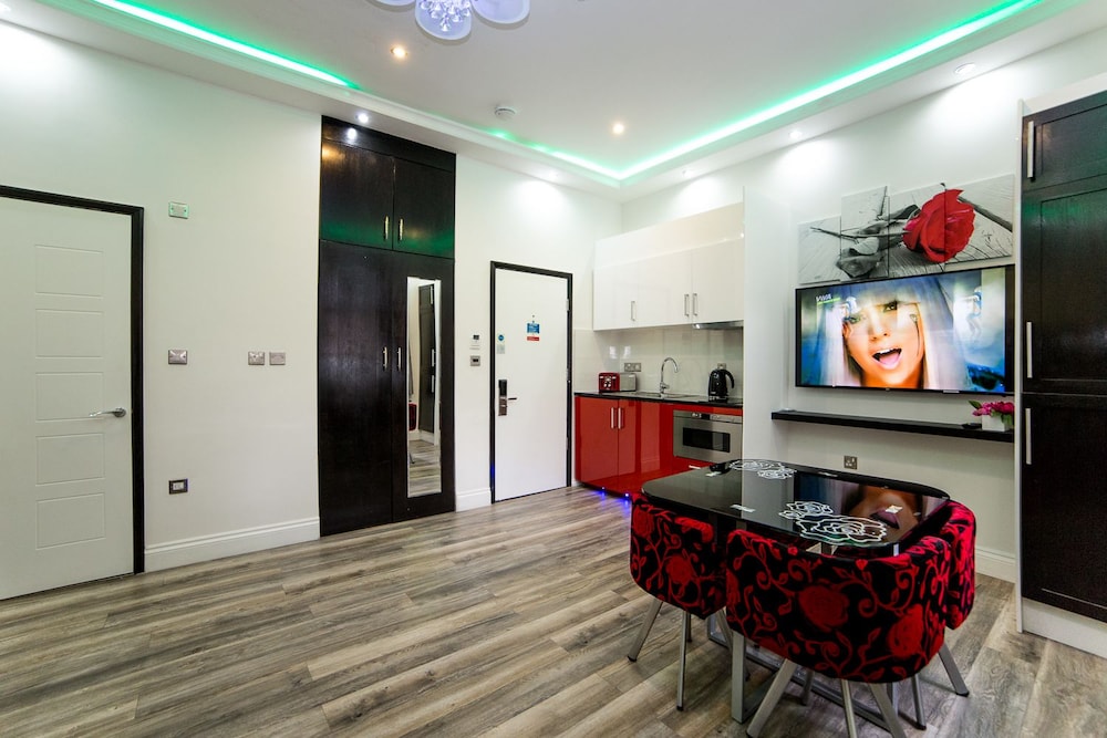 Imperial Court Suites 46/59