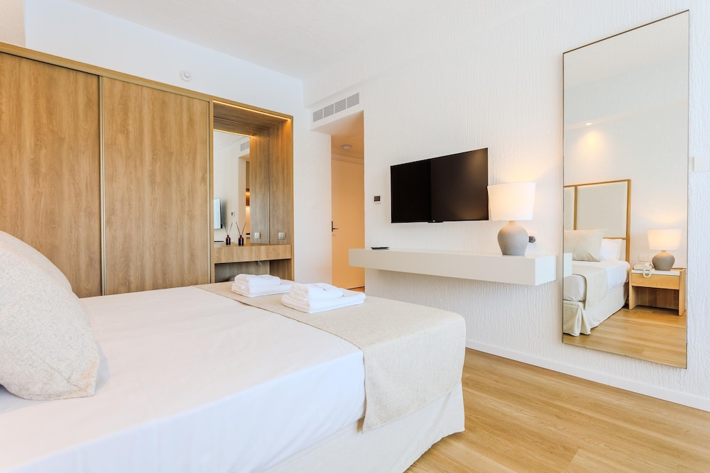 Paphos Gardens Apartments 28/91