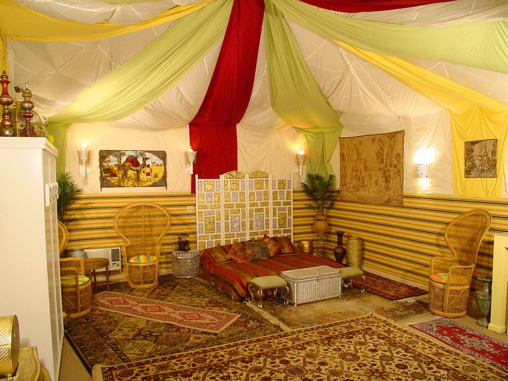 Wildwood Inn Tropical Dome & Theme Suites 47/74