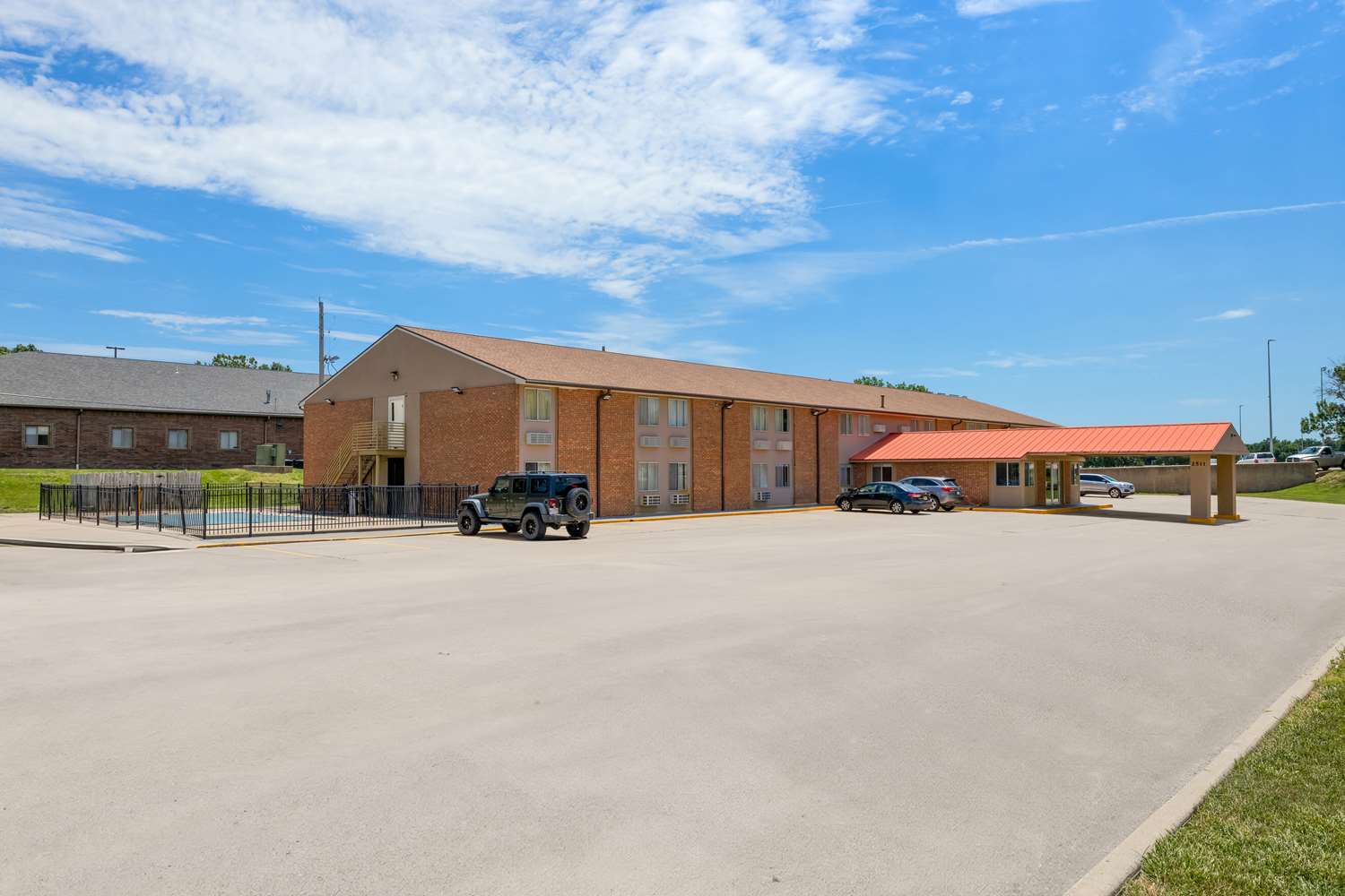 Econo Lodge Emporia 10/12