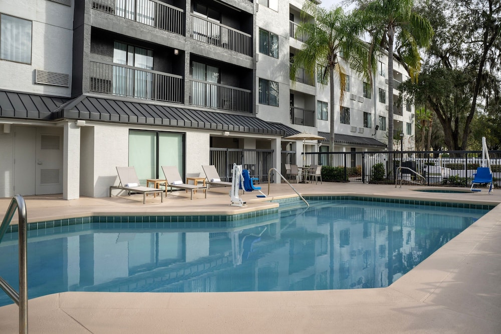 Courtyard By Marriott Orlando East/Ucf Area 6/50