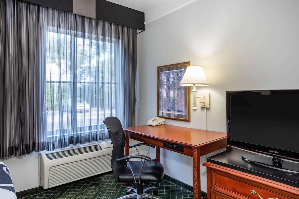 La Quinta Inn & Suites by Wyndham Melbourne Viera 39/56