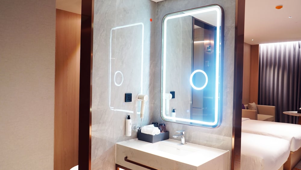 Elong Hotel Jakarta PIK 44/48