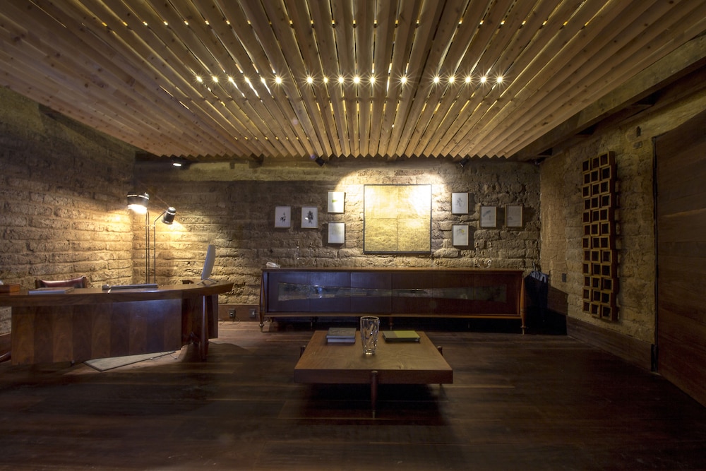 Uvence Arte + Hotel 3/50