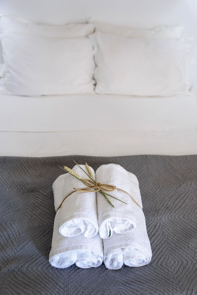 Blue Waves Suites & Apartments - To Kyma photo3