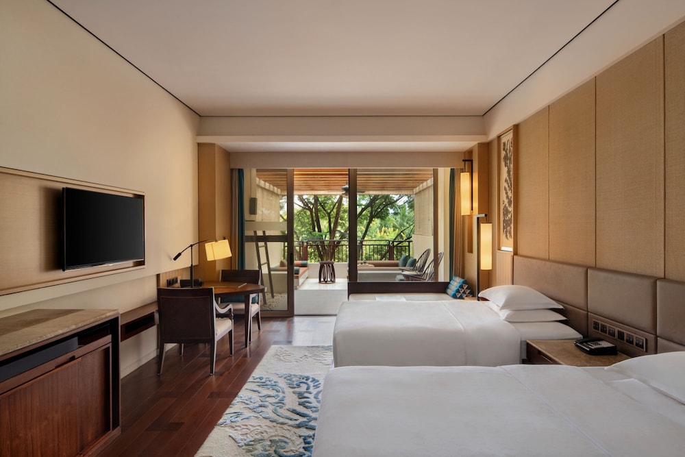 Courtyard, Guest Room, Deluxe, King Bed, Garden View
