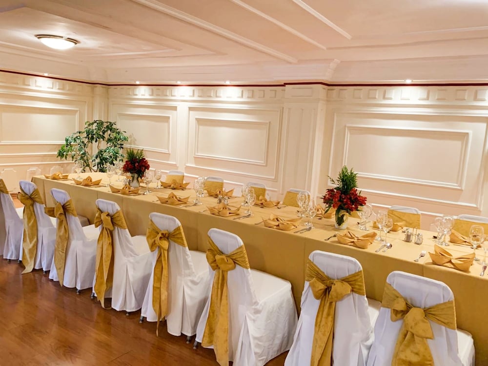 Stanford Suites 38/69