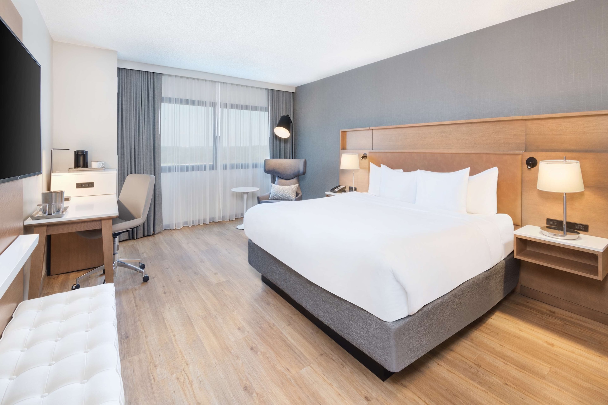 ROOM, KING BED