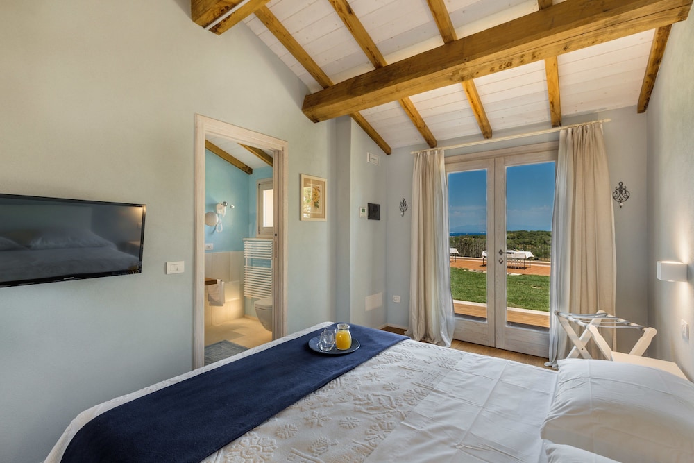 Tenuta Petra Bianca 4/32