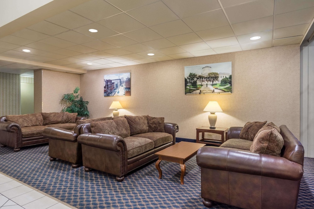 Days Inn by Wyndham Columbus Airport 28/37