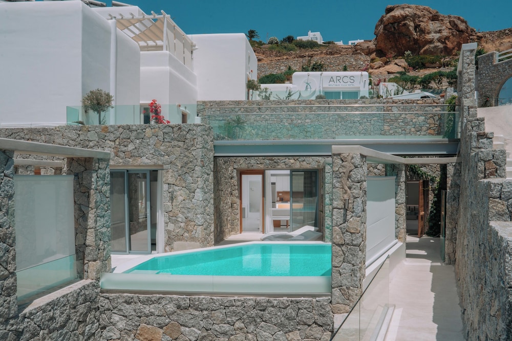 Arcs Boutique Villa Hotel 68/77