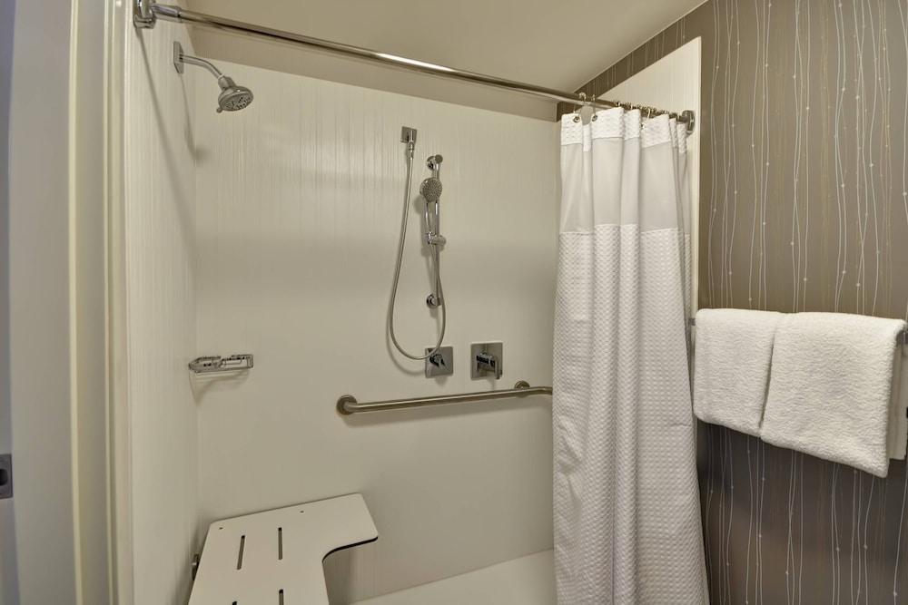 Courtyard by Marriott Dalton 10/43