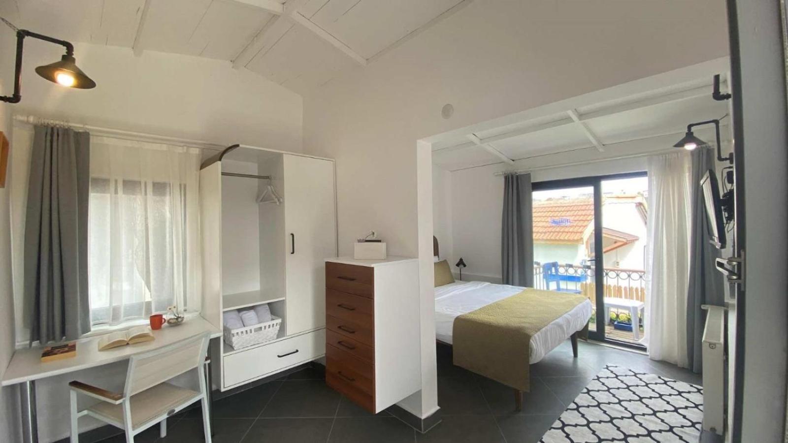 1 Bedroom, House