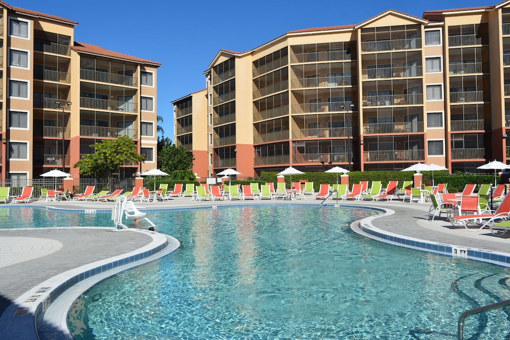 Beautiful Condo Near Universal Studios photo3