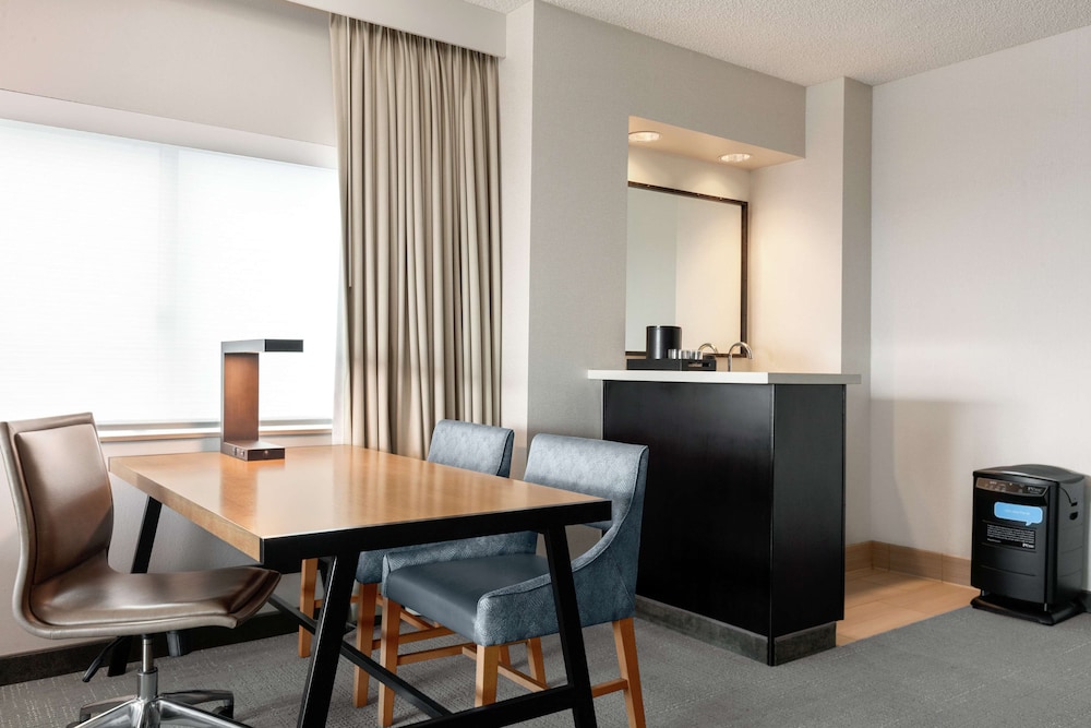 Embassy Suites by Hilton Monterey Bay Seaside 63/65