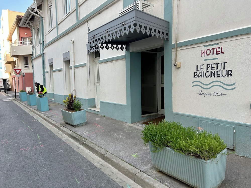 Hotel du petit baigneur 36/50