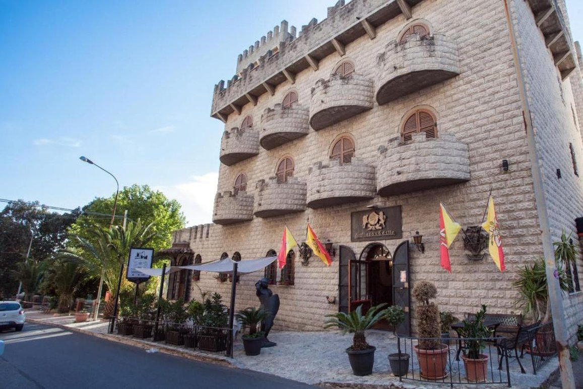 Hotel Castello Di Giuliano 38/48