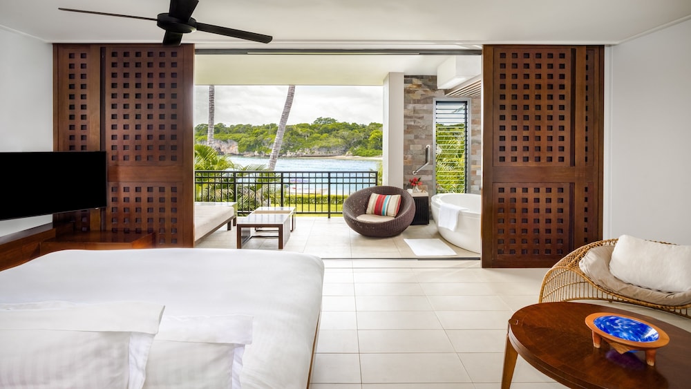 Room, King Bed, Lagoon View, Balcony