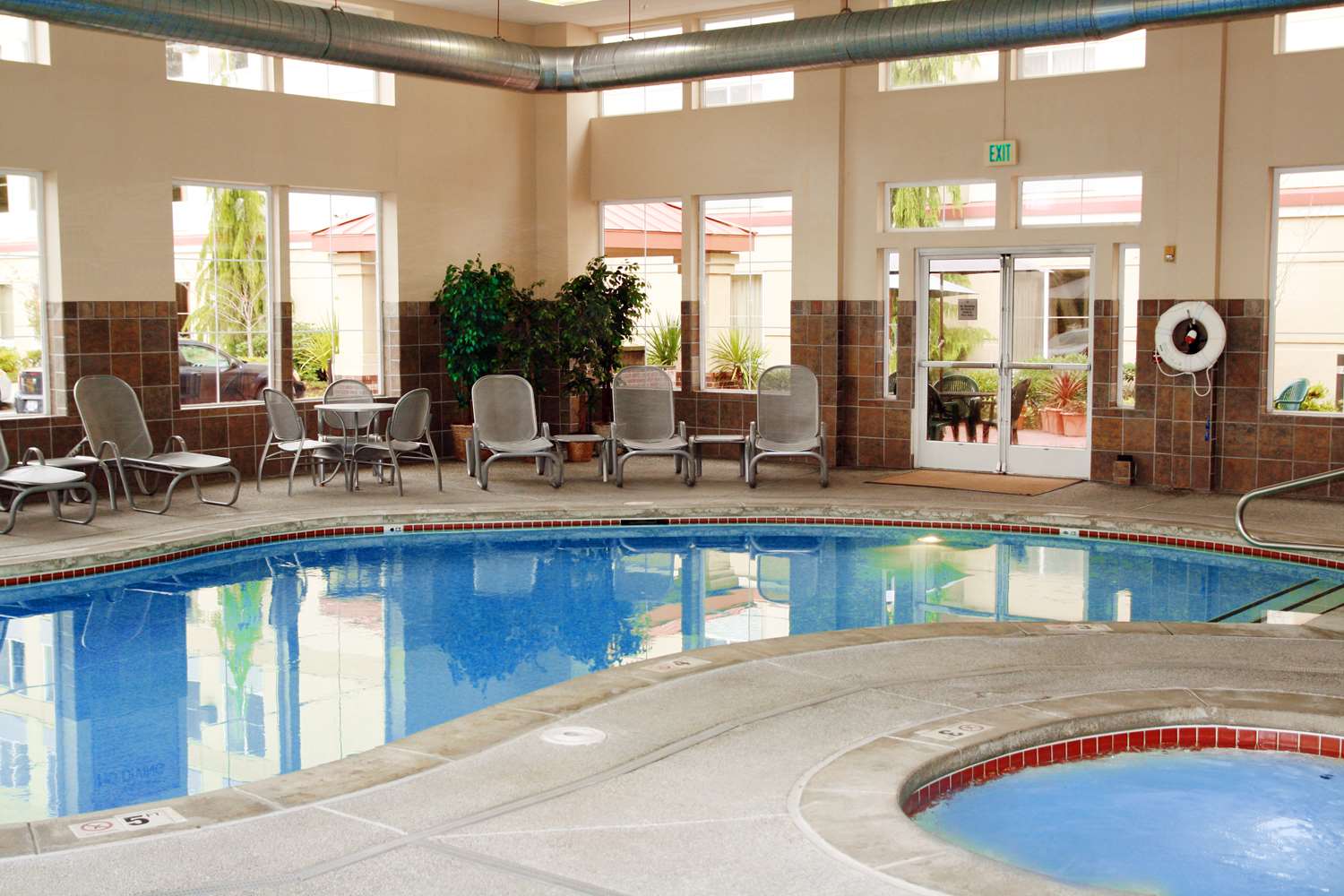 swimming pool spa