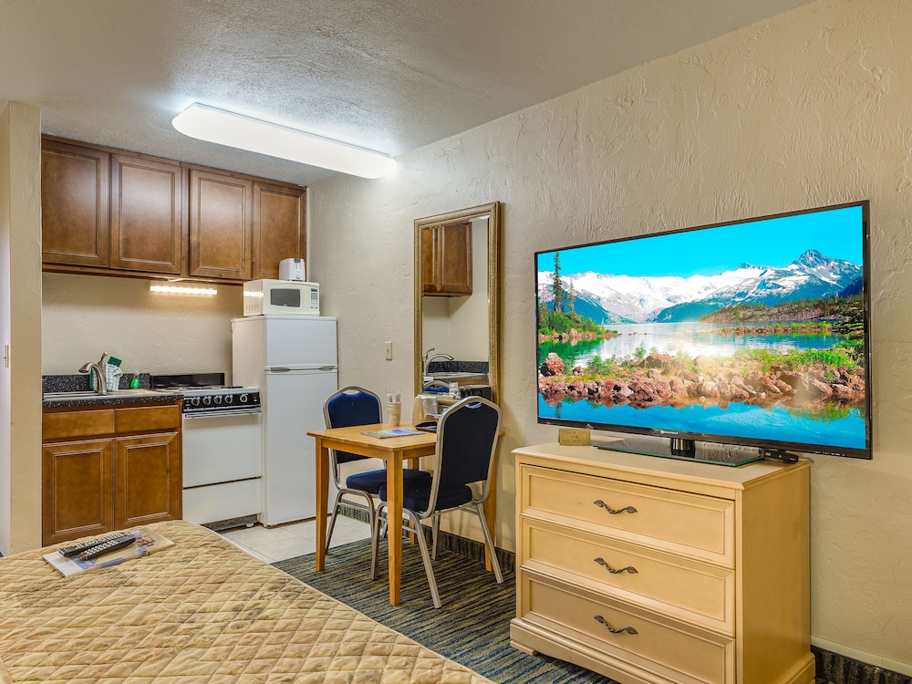 Beachside Hotel 48/60