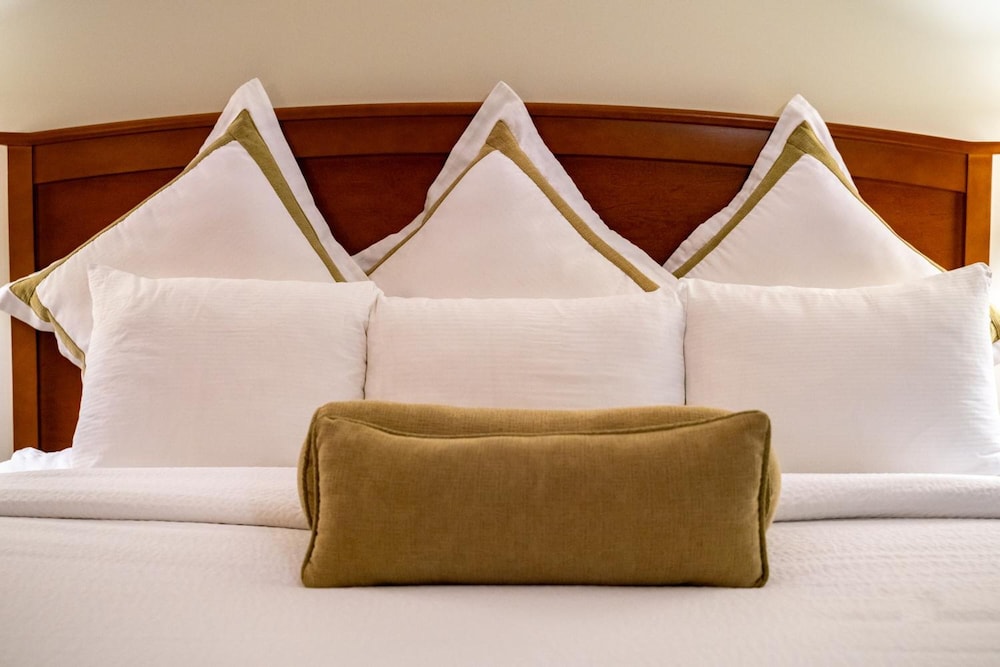 Service Plus Inns and Suites Calgary 24/56