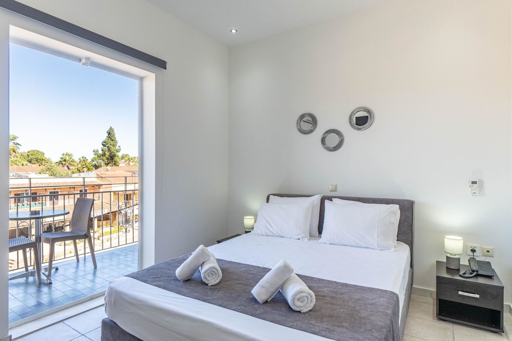Angela Hotel & Apartments 30/72