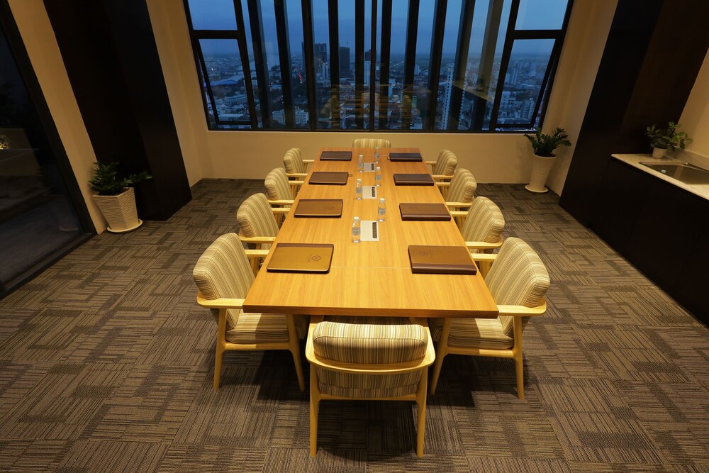 The View Serviced Residence 34/66