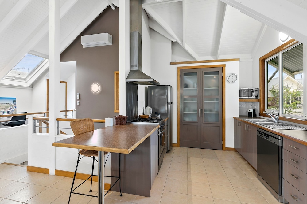 SEAHAVEN VILLAGE 7/68