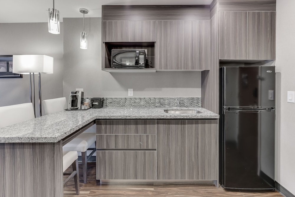 Home Inn Suites Saskatoon South 8/66