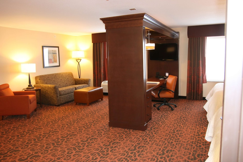 Hampton Inn and Suites Peru 7/18