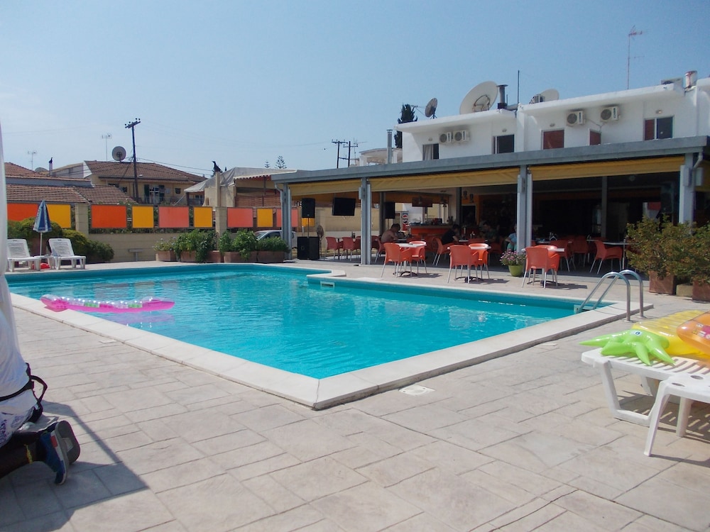 Kavos Central Gardens 37/42