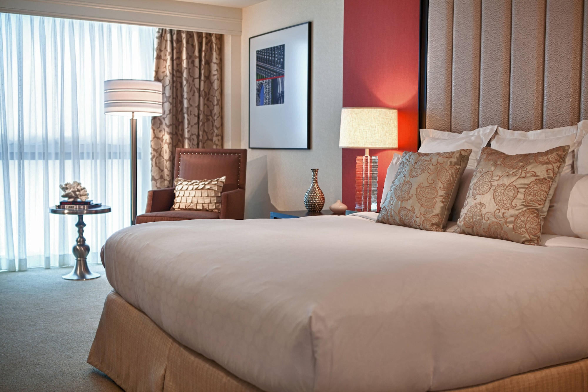 Club, King Bed