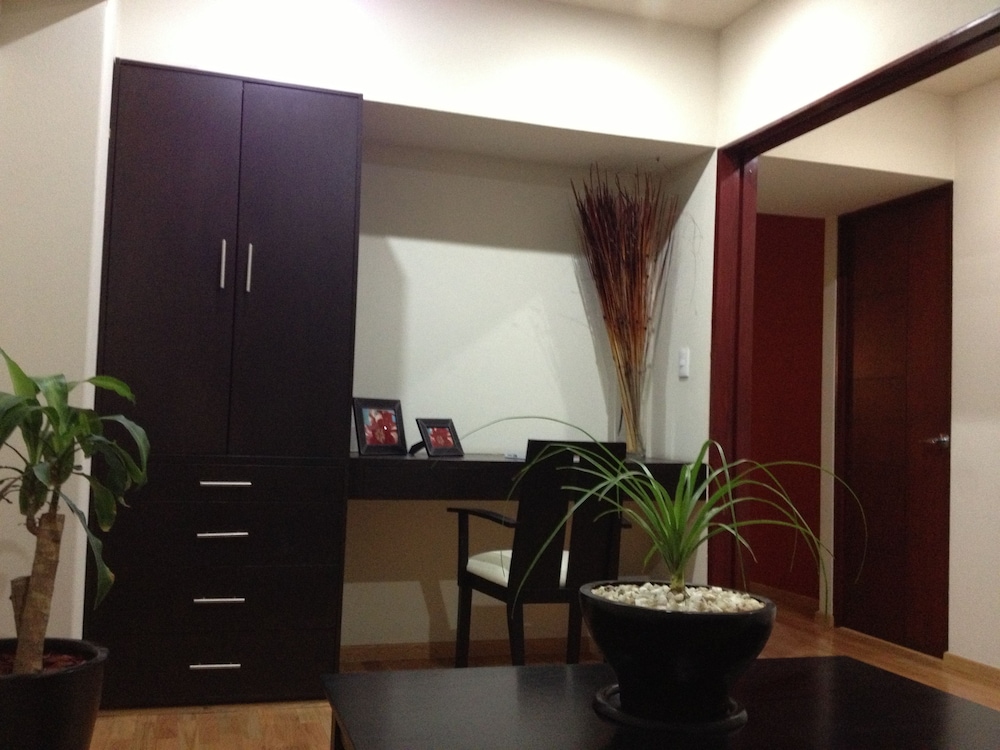 St Isidro Suites Corporate Housing SPA & Wellness Center 53/55