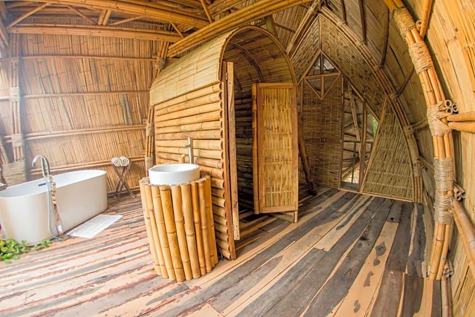 Mamasan Treehouses & Cabins 22/50