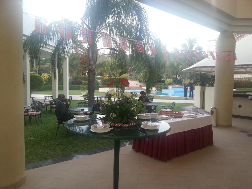 Vip Grand Maputo 34/41