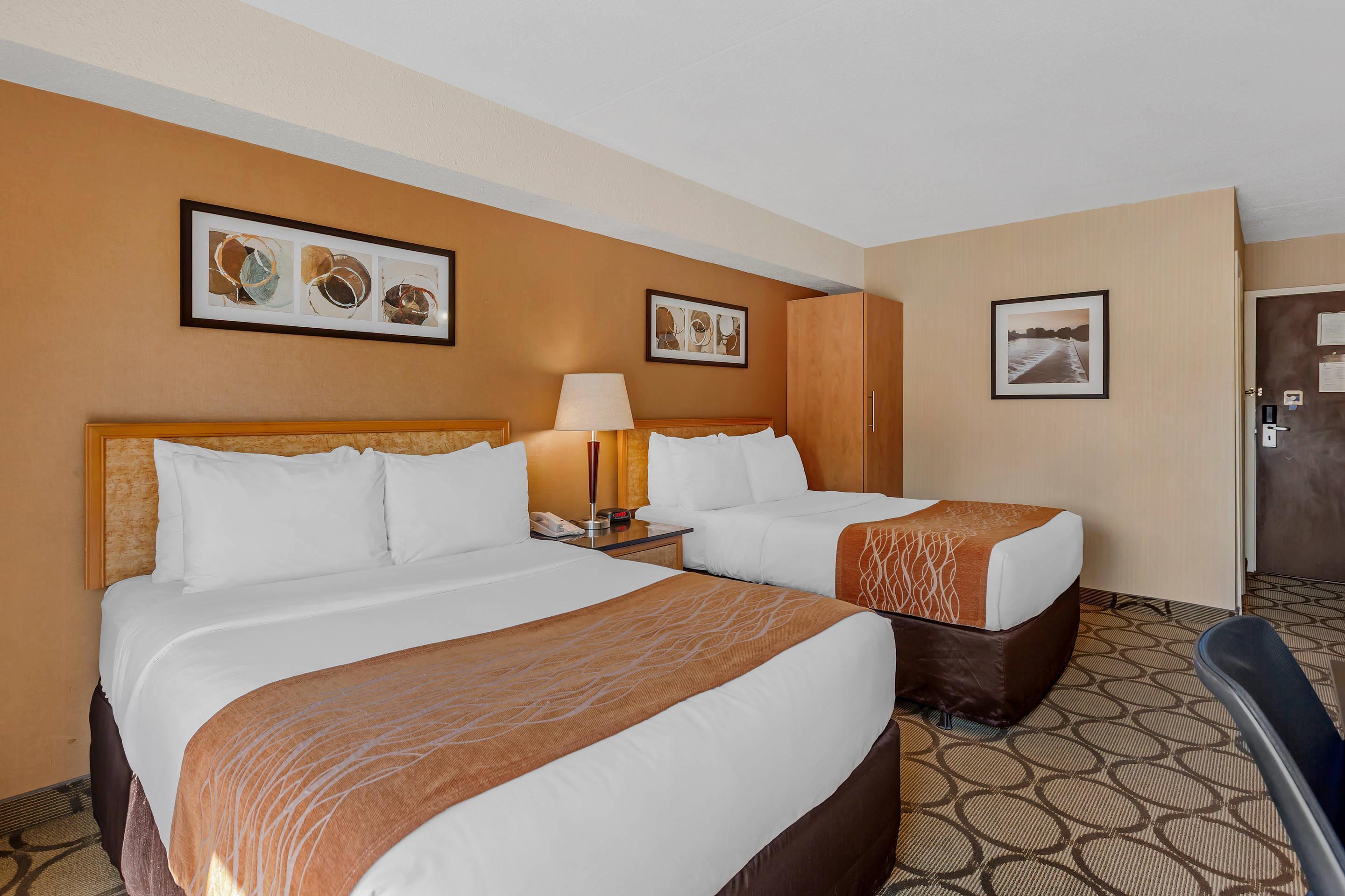 غرفة رباعية بسريرين مزدوجين، Comfort Inn Brantford 2/4