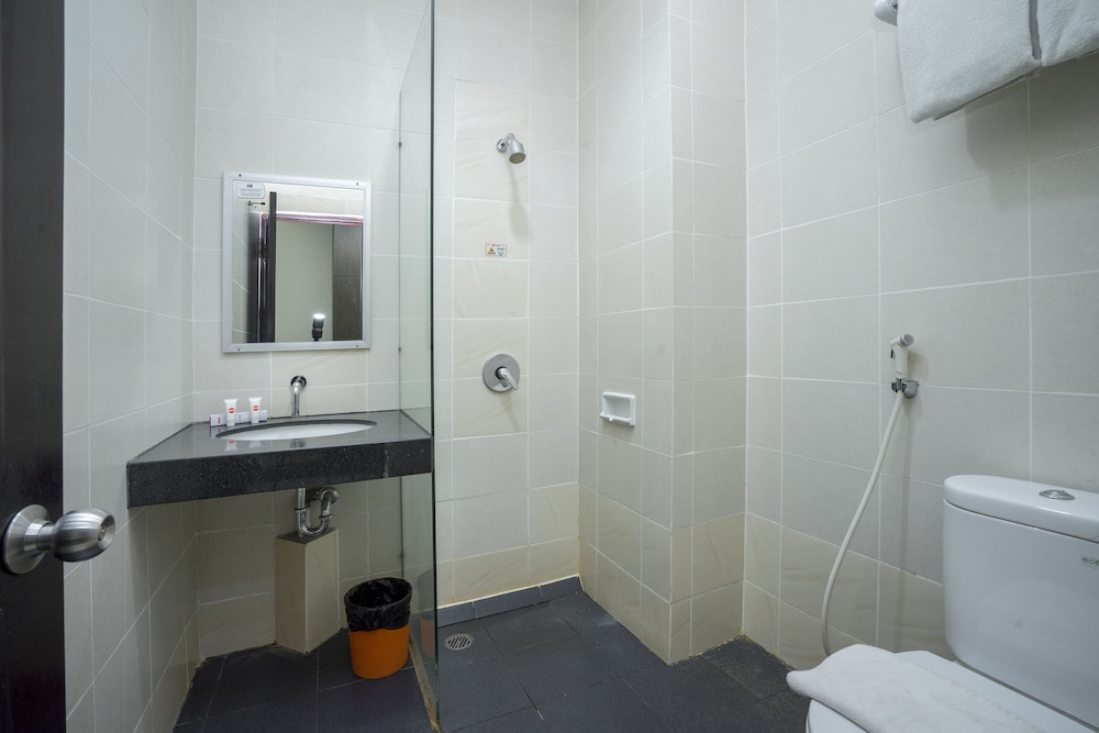 Hotel Grand Kartika 22/63