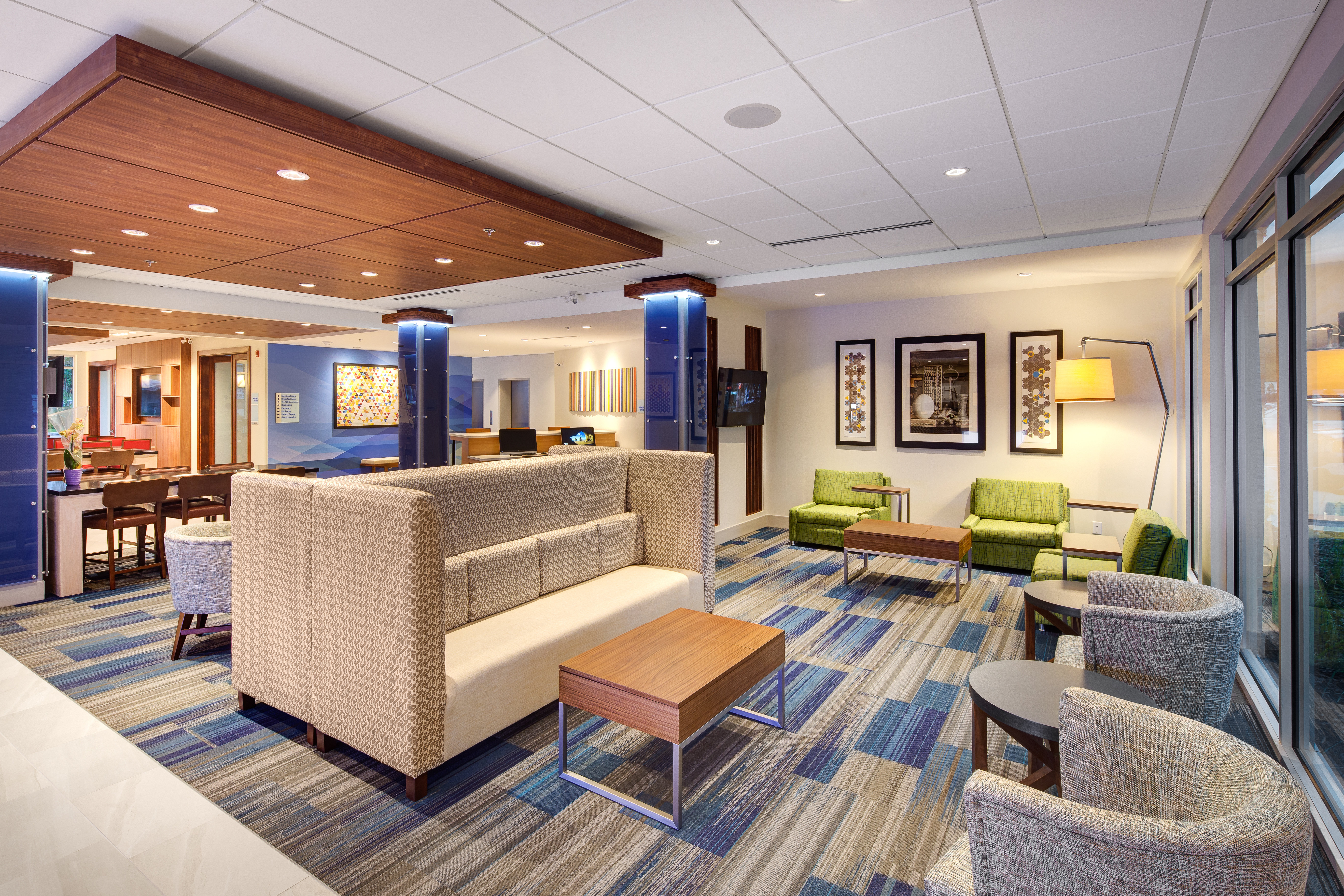 Holiday Inn Express Suites Terrace 7/55