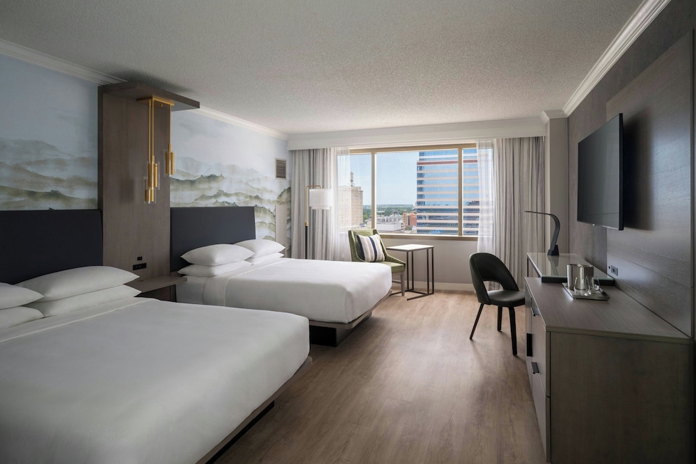 DELUXE, 2 QUEEN BEDS