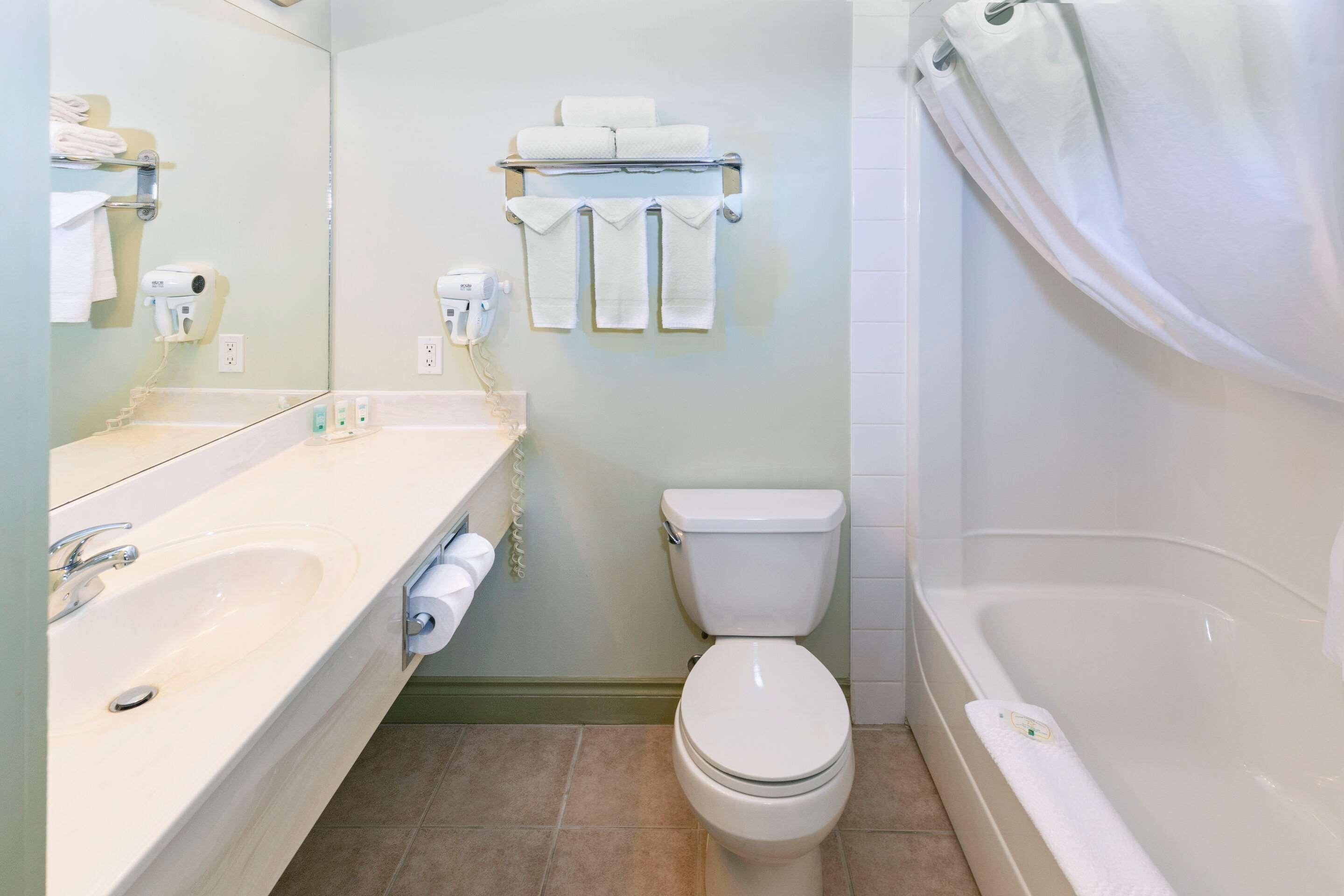 غرفة بسرير كوين للمدخنين، Quality Inn & Suites Whitecourt 5/5