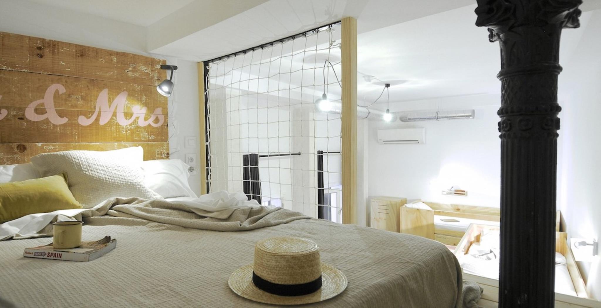Mixed Dorm, 10 Beds, Shared Bathroom