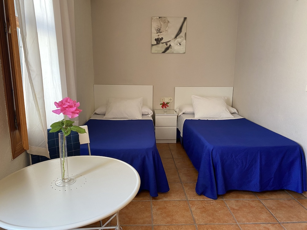 Hostal Moscatel 28/50