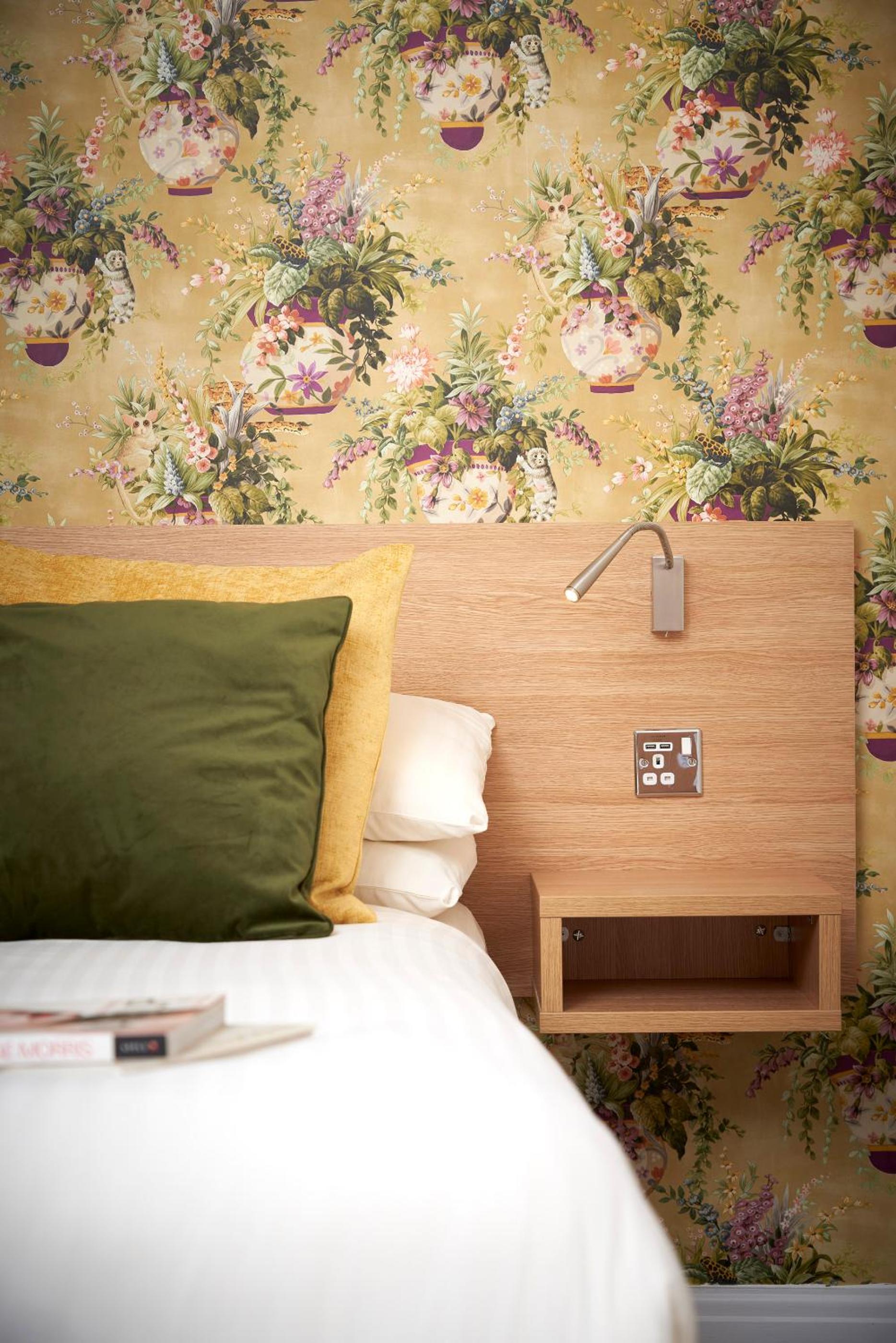 Room, Single