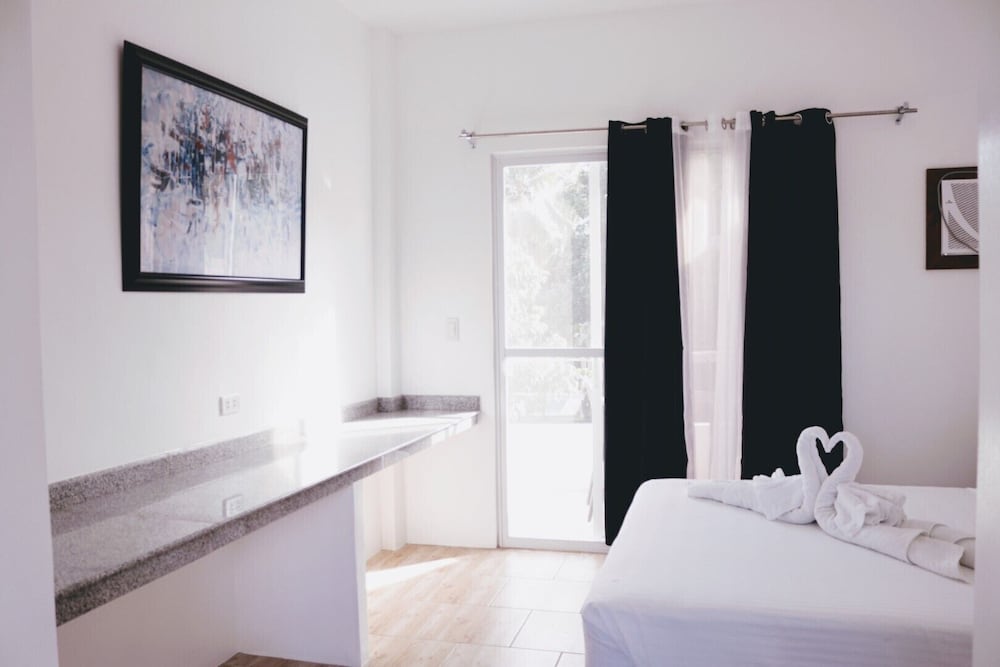 ROOM, TRIPLE, GARDEN VIEW, PATIO