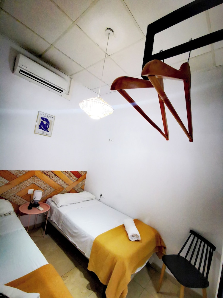 Feel Hostel City Center 27/62