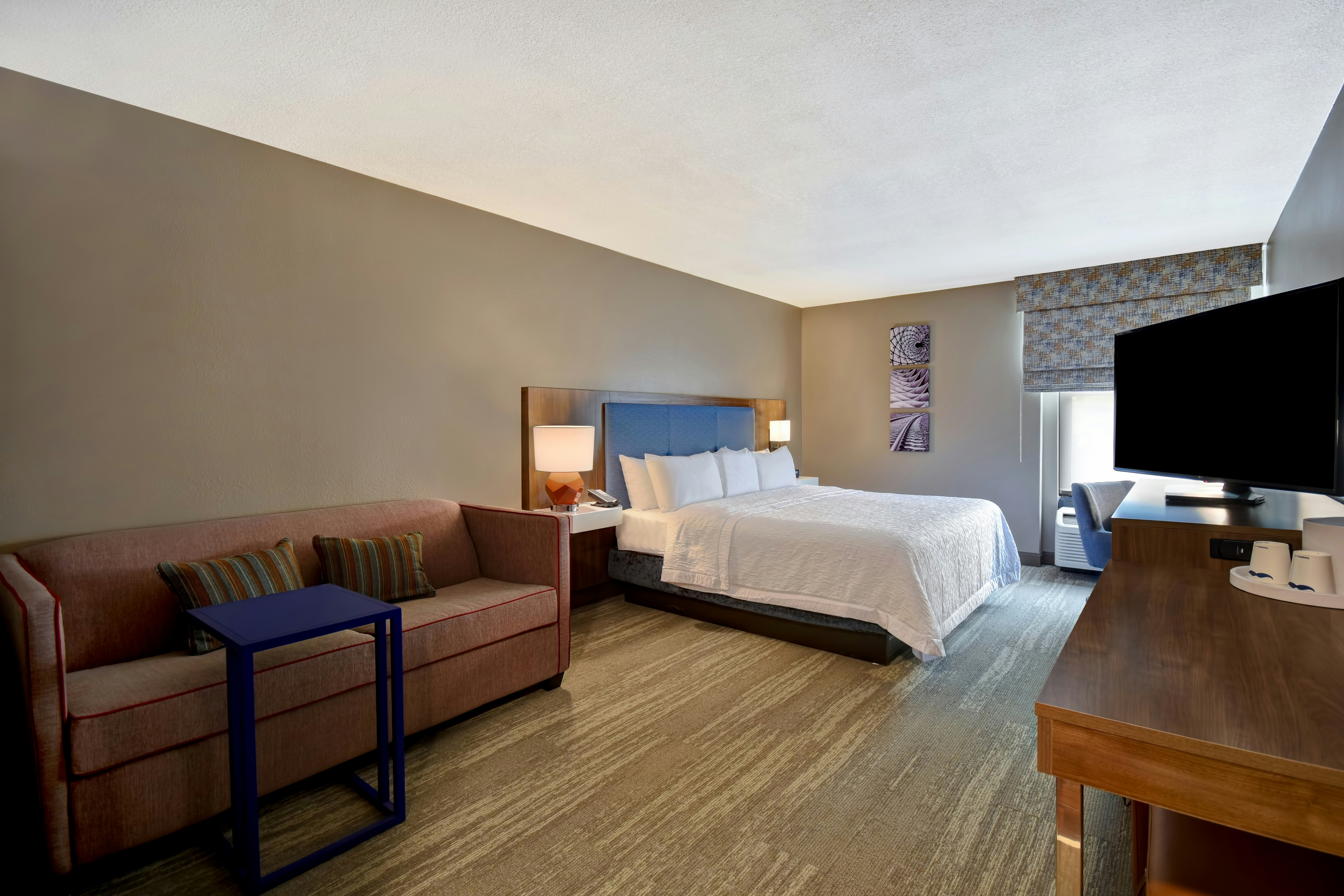 ROOM, KING BED, SOFA, ACCESSIBLE