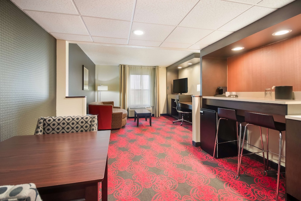 Best Western Suites Near Opryland 17/49