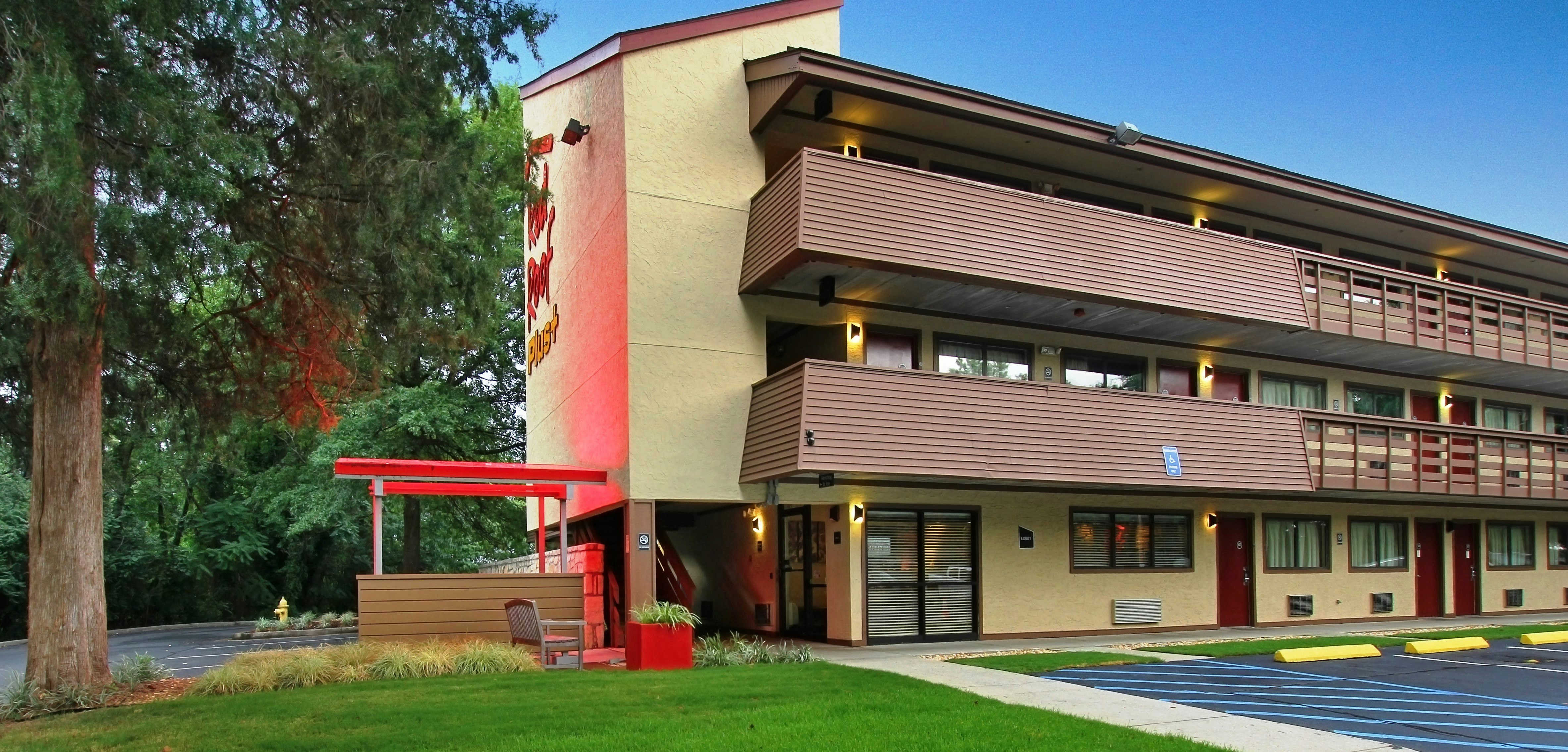 Red Roof PLUS Atlanta - Buckhead 4/21