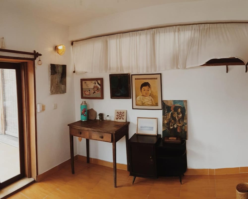 Yk Art House 8/53