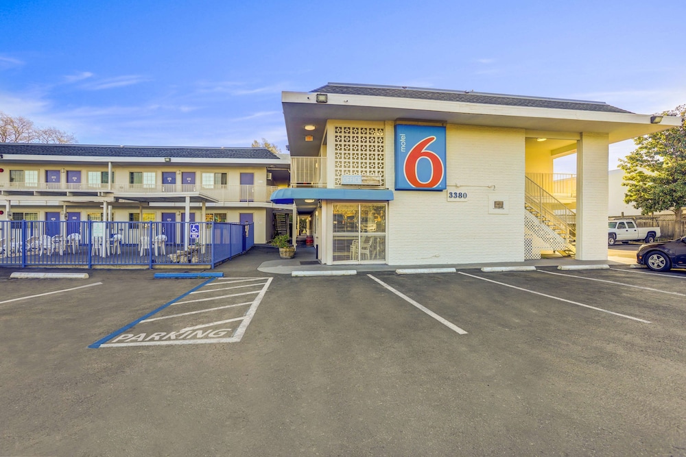 Motel6 Napa, CA 35/43